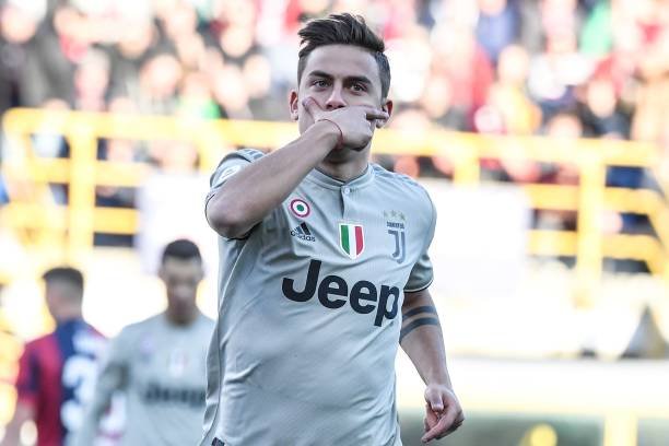 Juventus' Argentine forward Paulo Dybala celebrates after opening the scoring during the Italian Serie A football match Bologna vs Juventus on February 24, 2019 at the Renato-Dall'Ara stadium in Bologna. (Photo by Tiziana FABI / AFP) (Photo credit should read TIZIANA FABI/AFP via Getty Images)