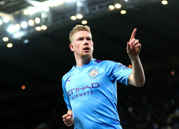 Kevin De Bruyne signs contract extension at Man City